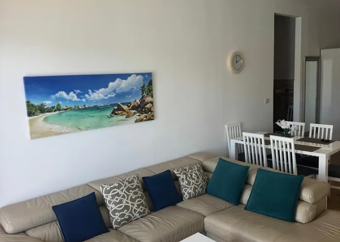 Alex Lux Sea View Apartment 1
