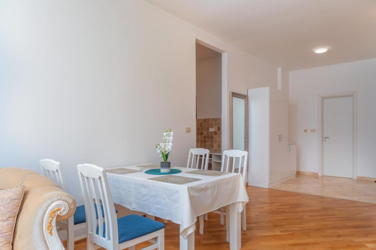 Appartamento Alex Lux Sea View 1 *